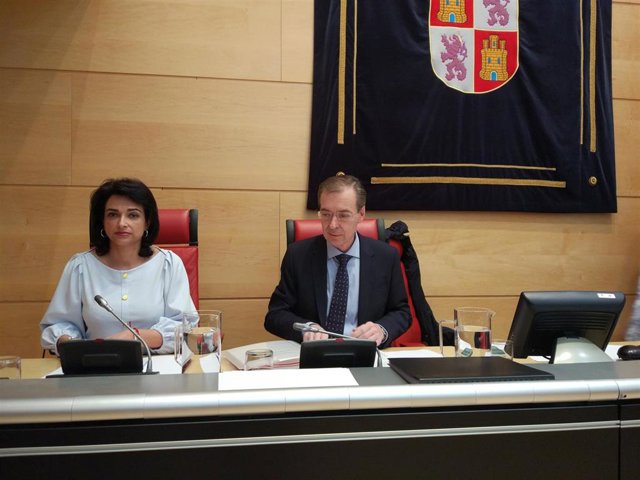 El consejero de Empleo e Industria, Germán Barrios, comparece en las Cortes.