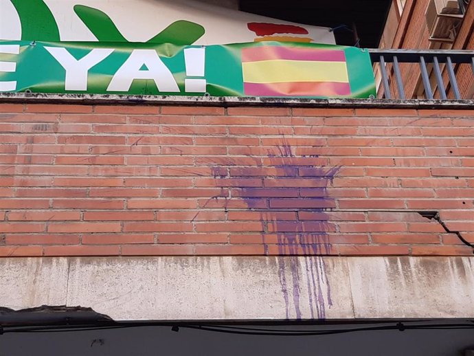 Ataque con pintura a la sede de Vox en Granada