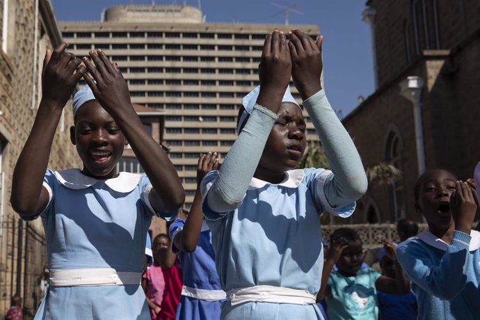 Niños en una escuela en la capital de Zimbabue, Harare