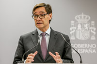 Sanidad eleva el escenario contra el coronavirus y suspende clases en Madrid, Vitoria y Labastida