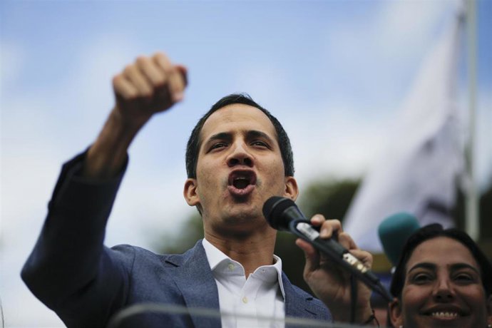 El autoproclamado "presidente encargado" de Venezuela, Juan Guaidó