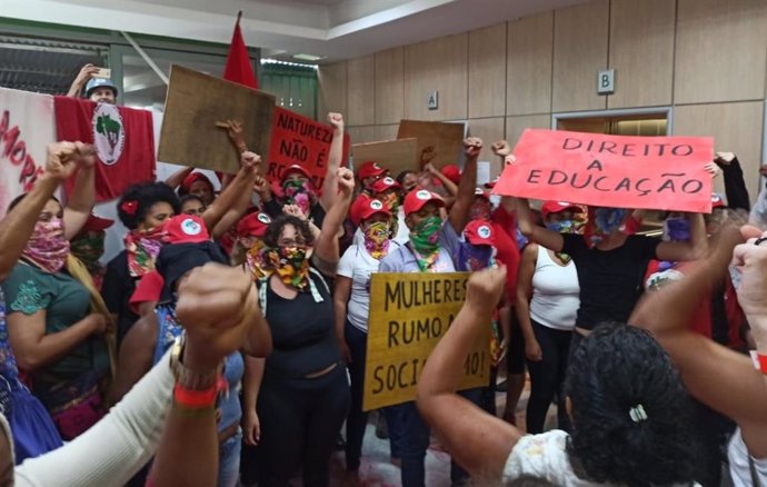 Unas 3.500 mujeres de 24 estados distintos ocuparon el Ministerio de Agricultura (marzo 2020) para protestar por las políticas económicas y agrarias del Gobierno de Brasil.
