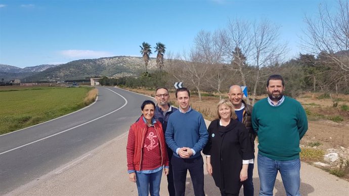El PP del Consell de Mallorca en la carretera de Sa Pobla a s'Albufera.