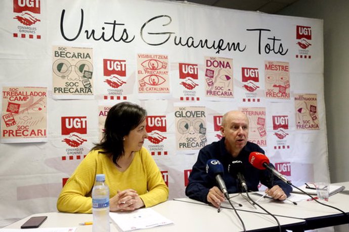 La portaveu de la sectorial d'autnoms de la UGT, Sandra Zapatero, i el secretari general del sindicat a comarques gironines, Xavier Casas, aquest 10 de mar del 2020. Pla general (Horitzontal)