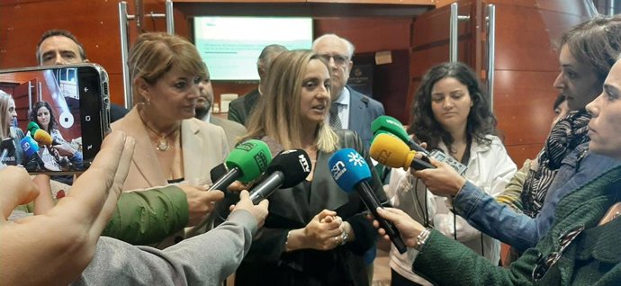 La consejera de Fomento, Infraestructuras y Ordenación del Territorio, Marifrán Carazo, en Huelva
