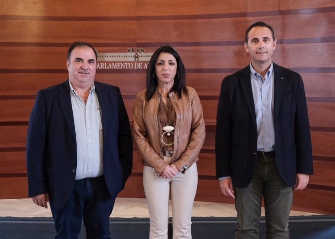 Reunión de representantes de CSIF Andalucía con la presidenta del Parlamento andaluz, Marta Bosquet.