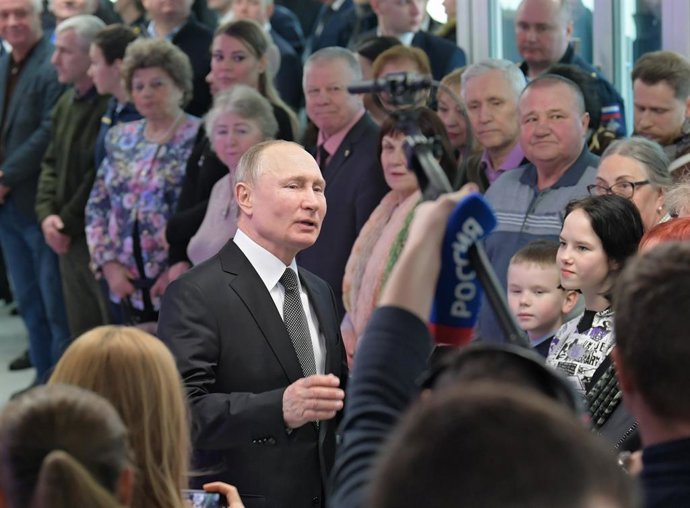 Rusia.- Putin no ve "conveniente" suprimir el límite de mandatos presidenciales 