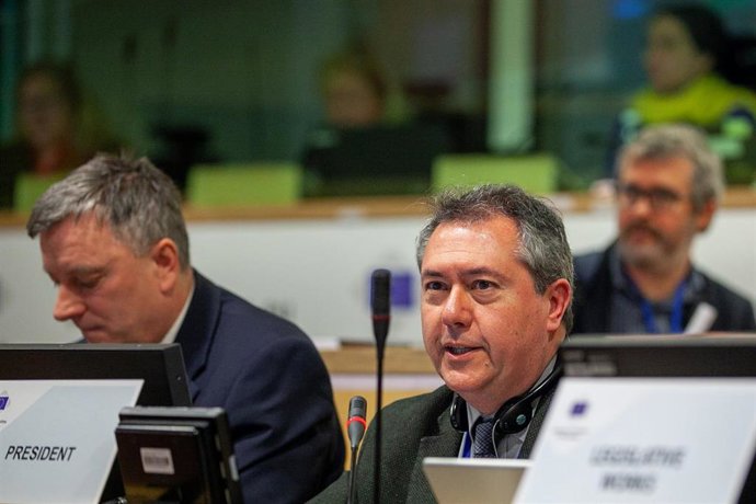 Espadas en una imagen de archivo