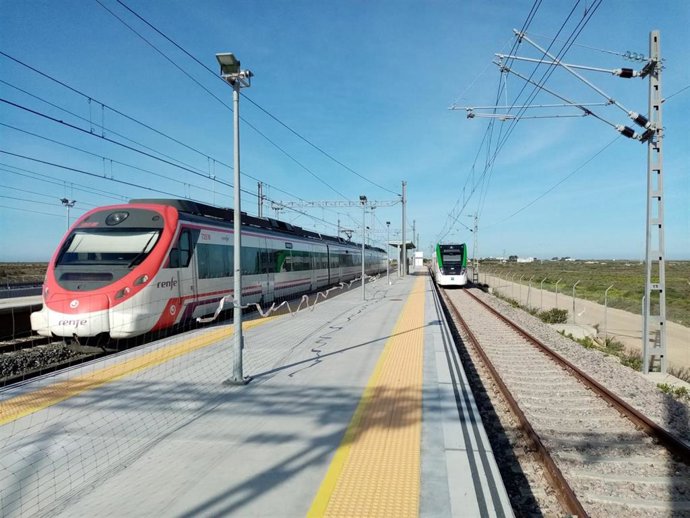 Tranvía de la Bahía de Cádiz por la zona del Río Arillo