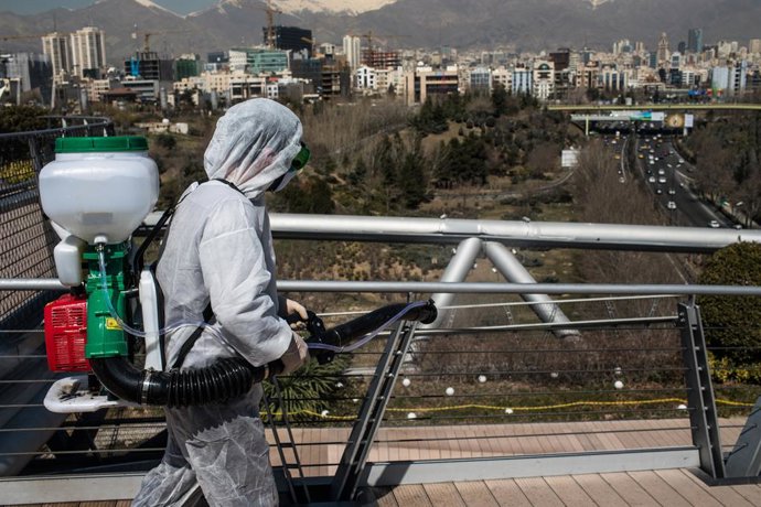 Coronavirus.- Ya son 36 los muertos por intoxicación etílica en Irán para combat