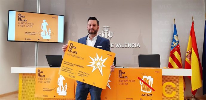 El concejal de Cultura Festiva en Valncia y presidente de la Junta Central Fallera, Carlos Galiana, en la presentación de la campaña 'És cosa de Falles'.