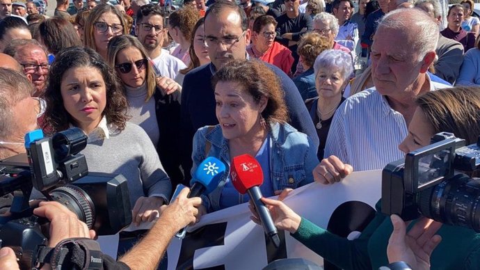 Inmaculada Nieto atiende a la prensa en Alcalá del Valle