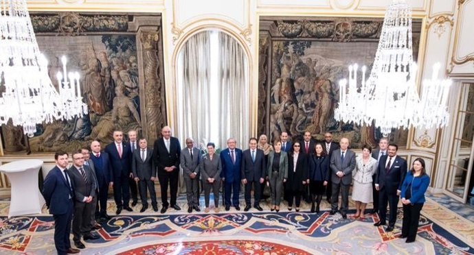 La ministra de Asuntos Exteriores, UE y Cooperación, con los embajadores árabes acreditados en España