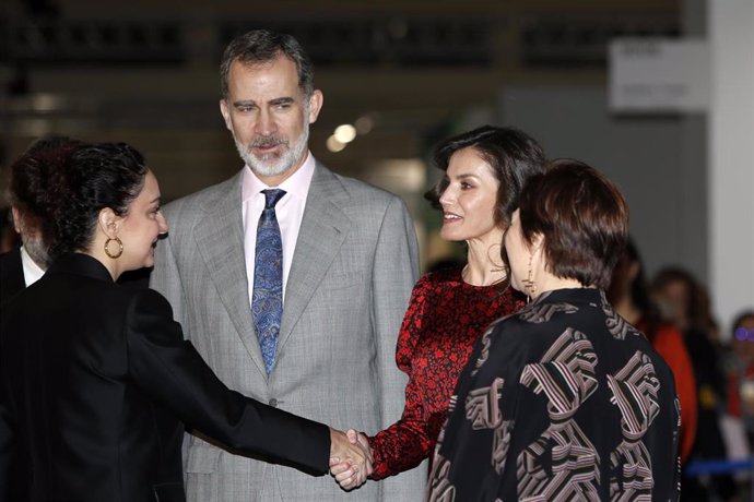 El Rey Felipe VI y la Reina Letizia durante el acto de inauguración de la Feria Internacional de Arte ARCO en Ifema, en Madrid, a 27 de febrero de 2020.