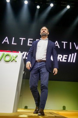 El presidente de Vox, Santiago Abascal, ante el público en el acto central de la Asamblea General Ordinaria del partido en el Palacio de Vistalegre (Madrid/España) a 8 de marzo de 2020.