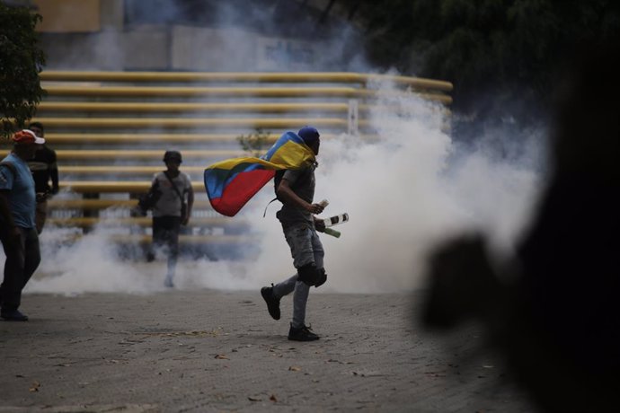 AMP2.- Venezuela.- Las fuerzas 'chavistas' impiden a la marcha encabezada por Gu