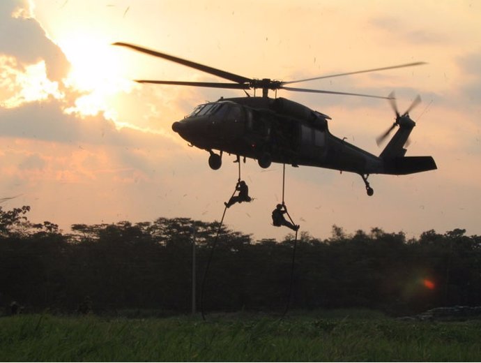 Colombia.- La Fiscalía de Colombia investigará el viaje en un avión del Ejército