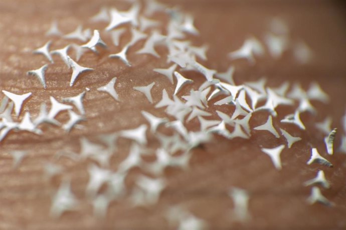 Partículas STAR mezcladas en una crema terapéutica.