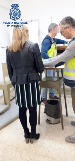 Nota De Prensa E Imágenes: "Detenidas 10 Personas En El Ejido Por Falsificar Documentación Para Regularizar Su Situación En España