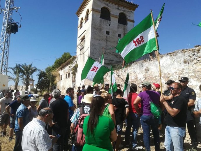 Ocupación simbólica del SAT en el cortijo de Gambogaz (Camas)