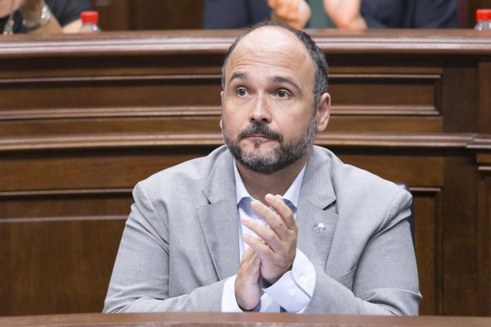 Pleno.- El Gobierno de Canarias defiende la celebración el Carnaval de Día en Sa
