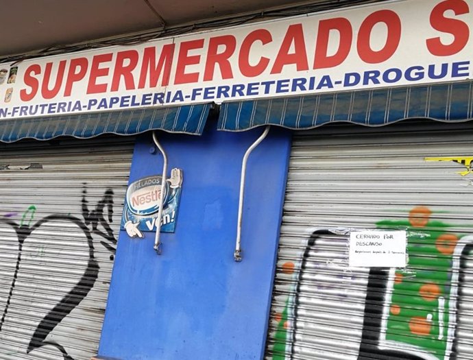 Un comercio chino cerrado en Málaga por temor al coronavirus