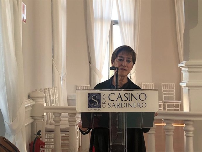 La presidenta del Consejo General de la Abogacía, Victoria Ortega, en una charla en Santander