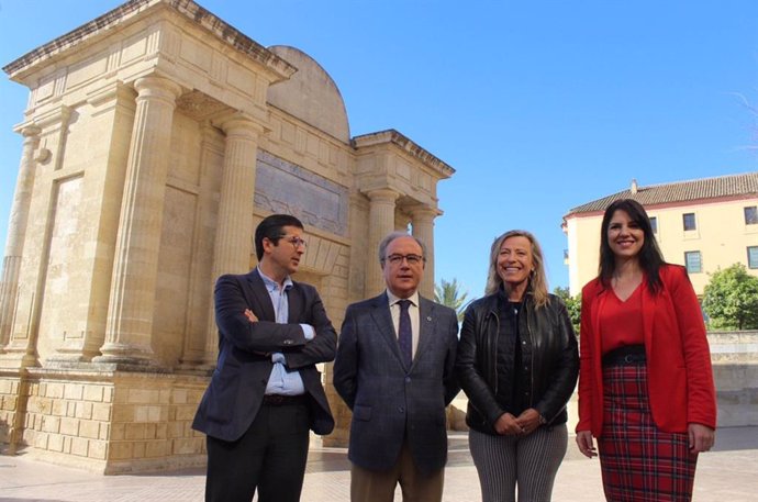 Autoridades en la inaguración de la tercera edición de las Jornadas de Calidad Turística de Córdoba.