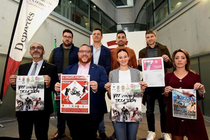Imagen de la presentación del 'VII Circuito Provincial de Triatlón' de Granada