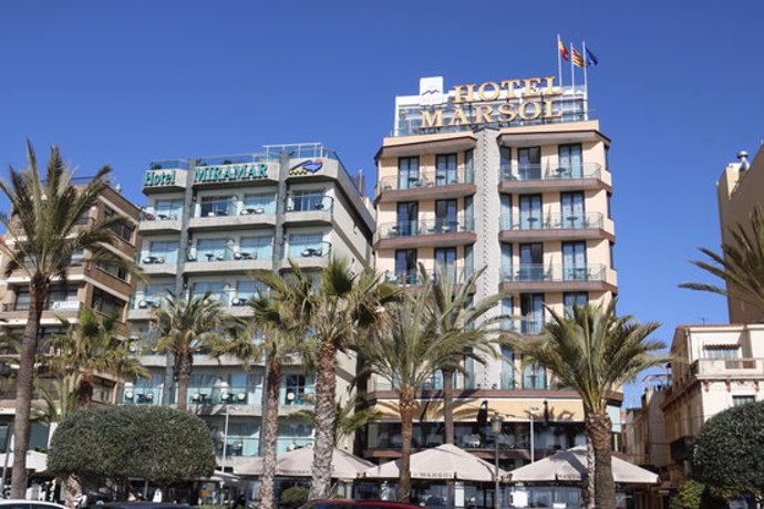 Pla obert de dos dels hotels situats al passeig de Lloret de Mar el dia 11 de mar de 2020 (Horitzontal)