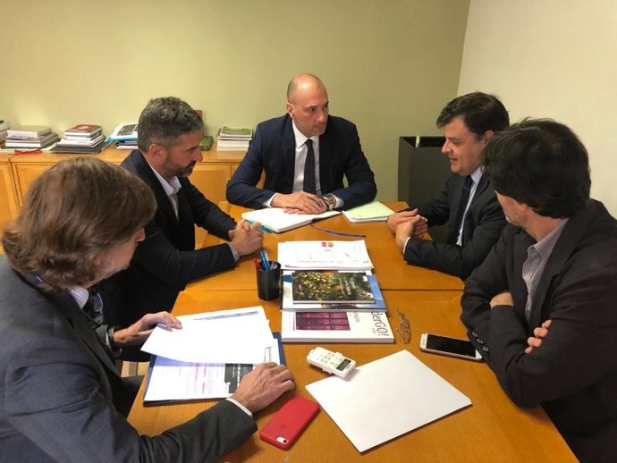 Reunión del concejal de Empleo, Promoción Económica y Turismo, Pedro García Rex, con representantes del sector turístico