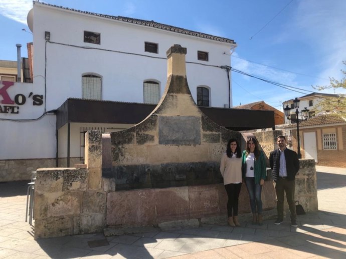 La delegada de Turismo de la Junta, Nuria Rodríguez, en Fuente de Piedra