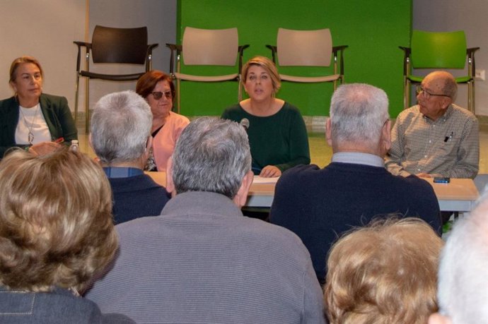 La vicealcaldesa de Cartagena, Noelia Arroyo, en una reunión con los clubes de mayores