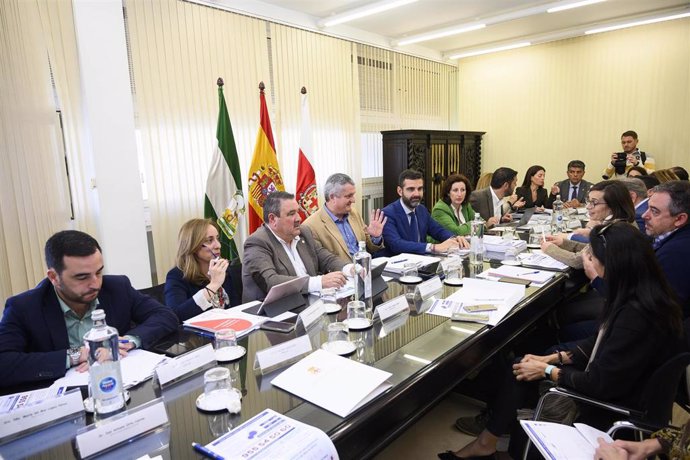 Reunión en el Ayuntamiento de Almería sobre el coronavirus