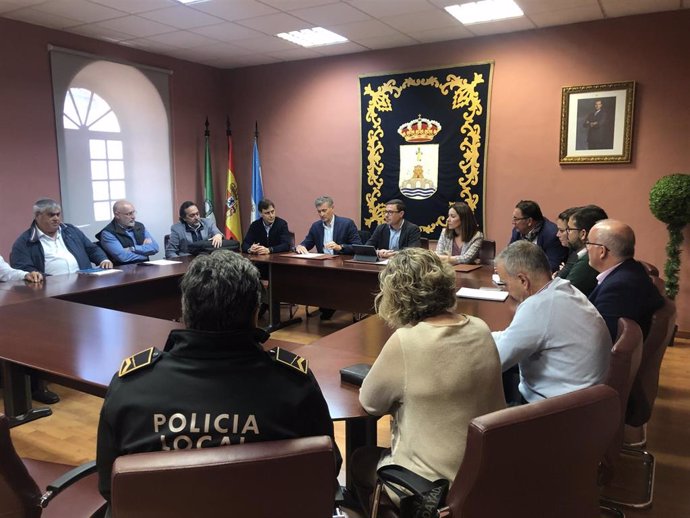 Reunión en el Ayuntamiento de Alcalá de Guadaíra (Sevilla) para adoptar medidas preventivas frente al Covid-19