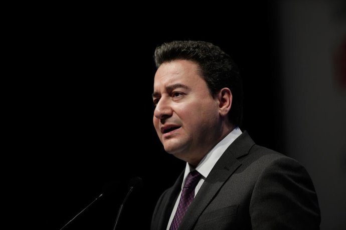 Turquía.- Alí Babacan presenta oficialmente su nuevo partido en un claro desafío