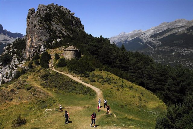 El Parque Nacional de Ordesa y Monte Perdido retoma las rutas guiadas por las ermitas de Tella con motivo del Centenario.