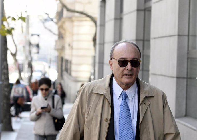 El exgobernador del Banco de España Luis María Linde a su llegada a la Audiencia Nacional para declarar como testigo por el caso del Banco Popular, en Madrid (España), a 11 de marzo de 2020.