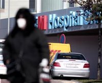 Sindicatos piden posponer más actividad no urgente en hospitales ante el coronavirus: "Hay centros que están mal"