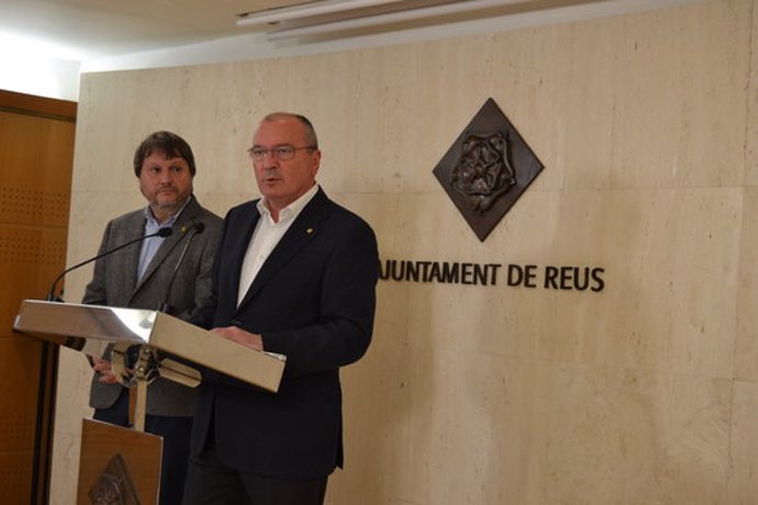 Pla obert de l'alcalde de Reus, Carles Pellicer, i el regidor de Salut i Ciutadania, scar Subirats, en roda de premsa l'11 de mar del 2020. (Horitzontal)