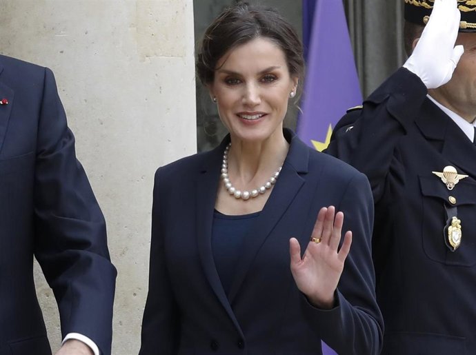Macron hosts King and Queen of Spain