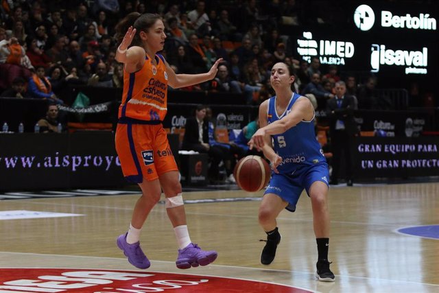 Basket: Liga Endesa Womans. Valencia Basket v Perfumerias Avenida