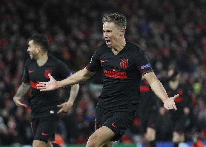 Marcos Llorente celebra el segundo gol en Anfield