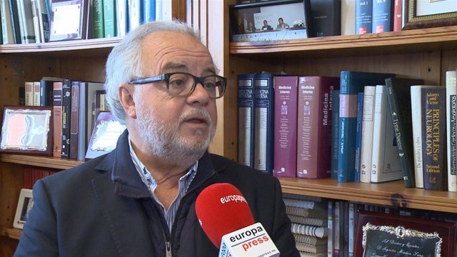 Profesor de Patología Infecciosa de la UEx, Agustín Muñoz Sanz