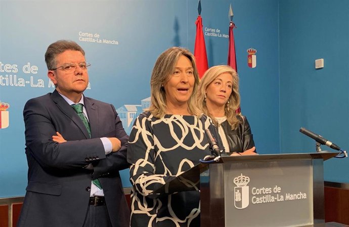 Comparecencia en rueda de prensa de los diputados del PP en las Cortes de Castilla-La Mancha Ana Guarinos, Juan Antonio Moreno y Lola Merino