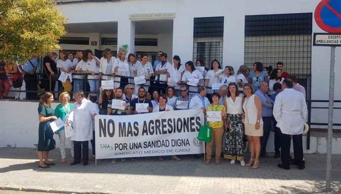 Imagen de archivo de una concentración contra agresiones sanitarias
