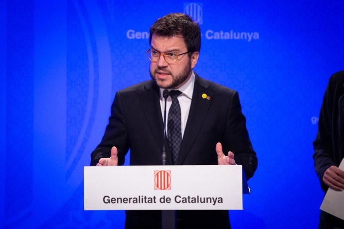 El vicepresidente del Govern, Pere Aragons, interviene en la rueda de prensa convocada ante los medios para informar sobre el coronavirus, en Barcelona / Catalunya (España), a 12 de marzo de 2020.