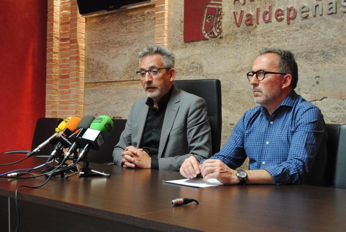 El alcalde de Valdepeñas, Jesús Martín, en rueda de prensa.