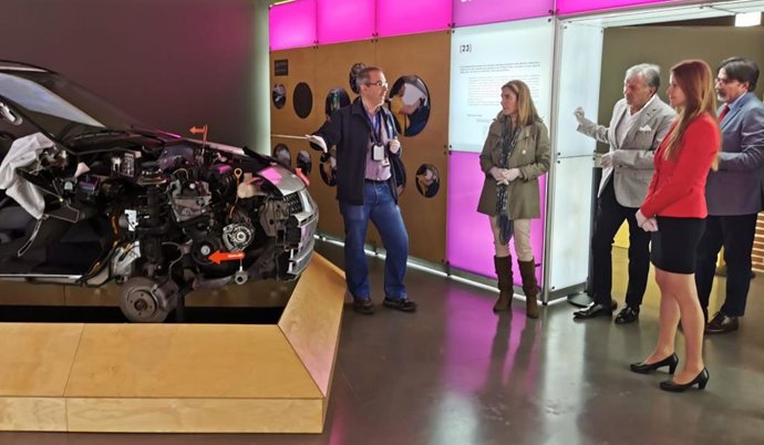 La consejera de Empleo, Rocio Blanco, en la visita al pabellón 'Cultura de la Prevención' del Parque de las Ciencias de Granada