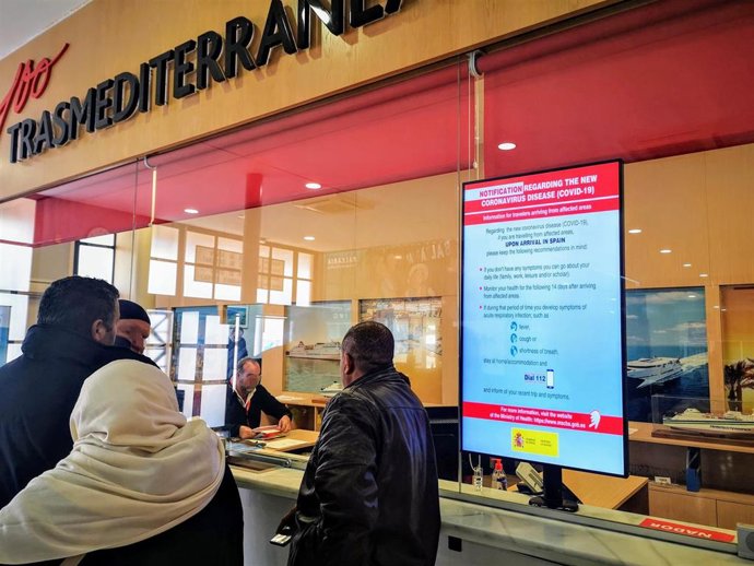 Panel informativo sobre el Covid-19 en el Puerto de Almería